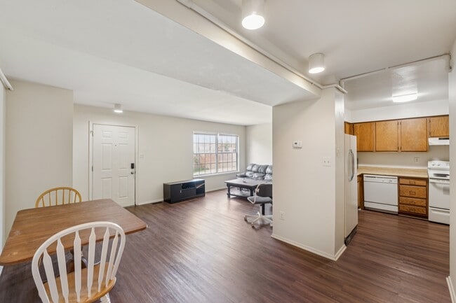 Building Photo - 4833 Berwyn House Rd