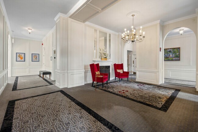 Foto del edificio - 4300 N Marine Dr