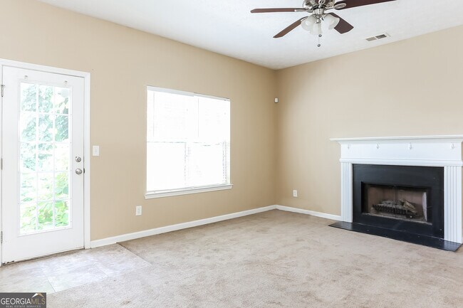 Foto del edificio - 5742 Wellborn Creek Dr