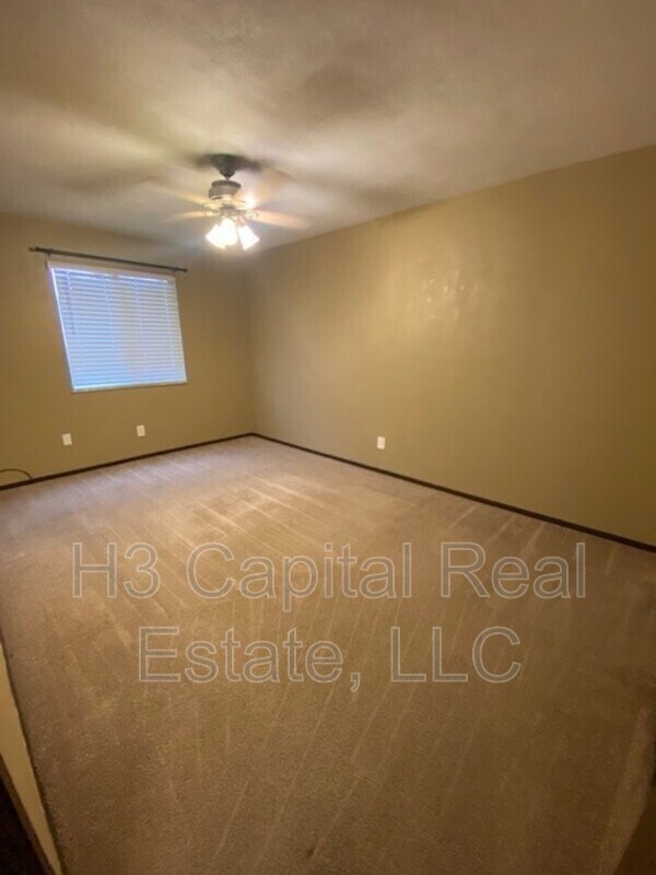 Building Photo - 2407 Frank Scott Pkwy W