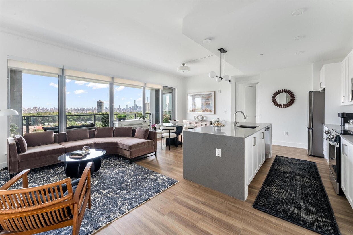 Foto principal - 8601 Bergenline Ave