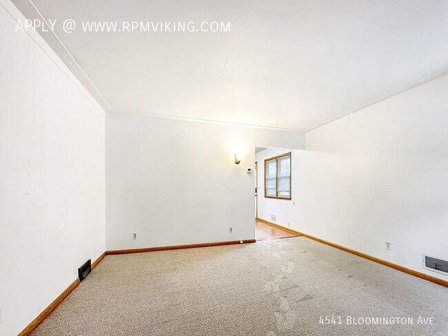 Building Photo - 3Bd 1ba 1cg ~Deposit Free for Qualified Re...
