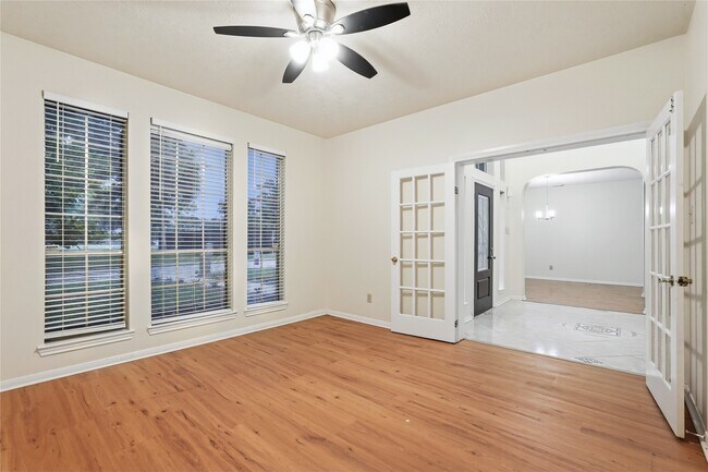 Foto del edificio - 14203 Torrey Forest Dr