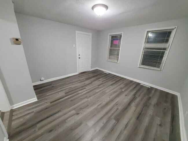 Foto del edificio - 231 W Follett St