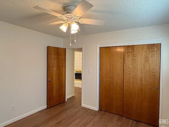 Foto del edificio - 2705 Parkfield Ct
