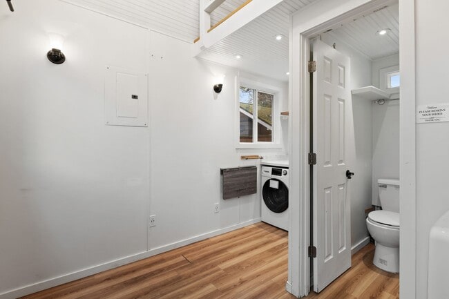 Building Photo - 5155