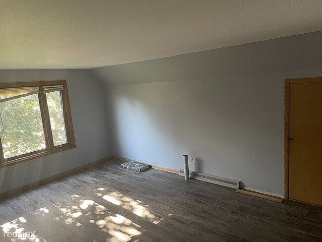 Building Photo - 2 br, 1 bath Townhome - 3862 South Whitnal...