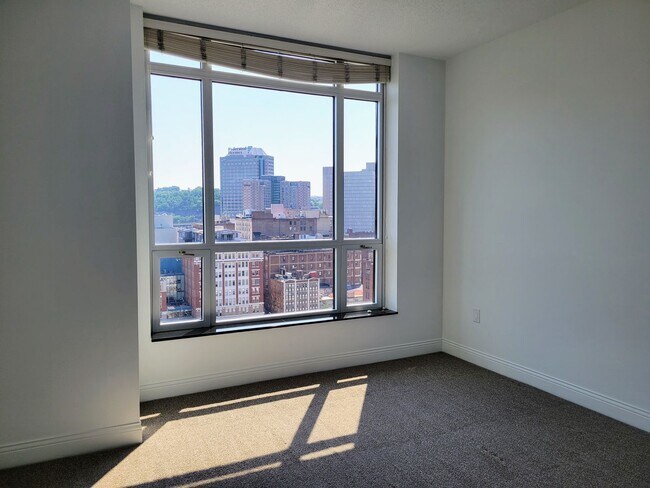 Interior Photo - Encore