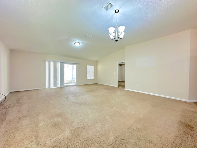 Foto del edificio - 3/2, Pinewood Pointe Home, Lawn Care Inclu...