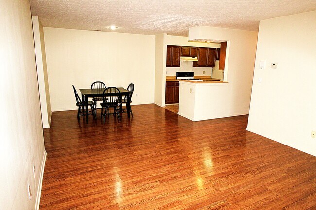 Dining - 2176 Hedgerow Rd