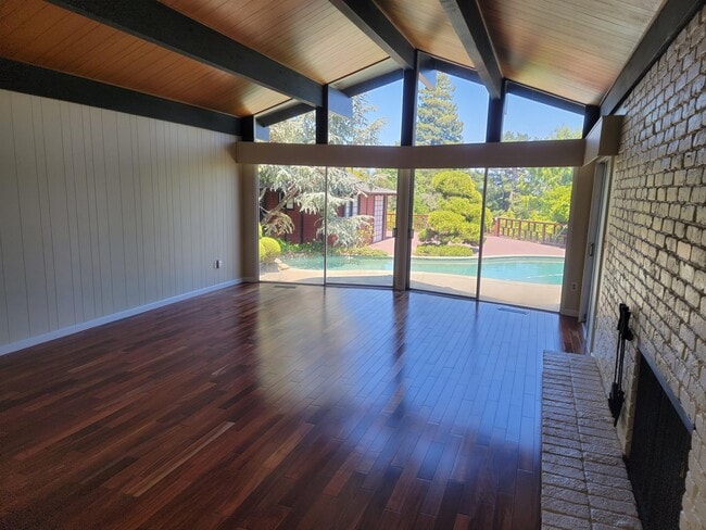Foto del edificio - 7190 Fircrest Ave