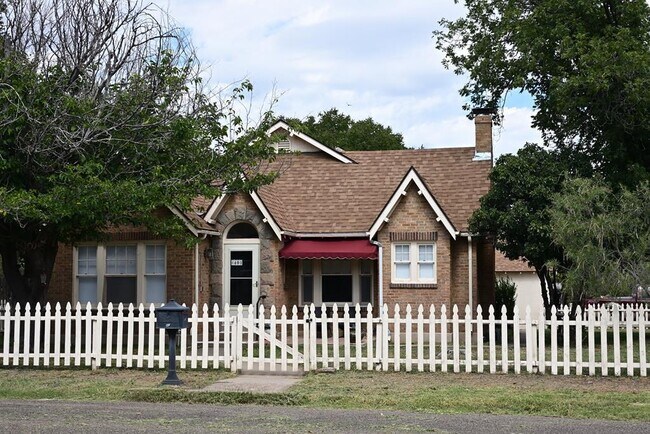 Foto del edificio - 401 W Nations Ave