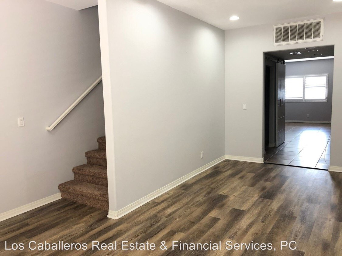Foto principal - 17168 Newhope St