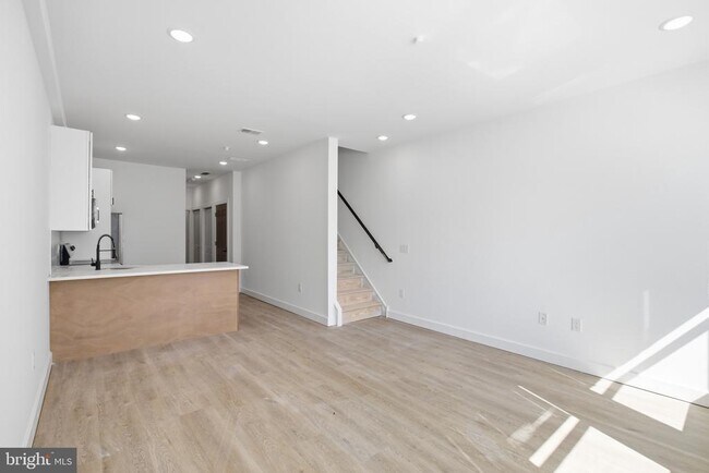 Building Photo - 2554 N 12th St