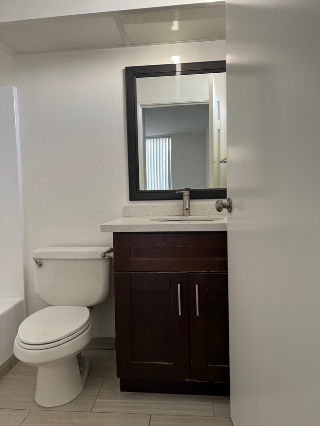 Foto del edificio - 3050 W 4th St