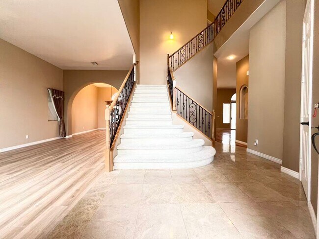Foto del edificio - 2105 Eaglepath Cir