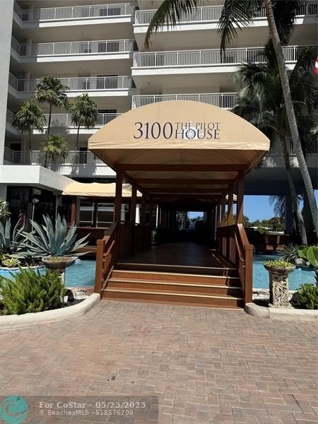 Foto principal - 3100 NE 48th St