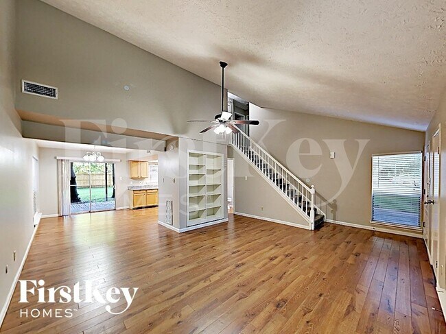 Foto del edificio - 3311 Birch Creek Dr