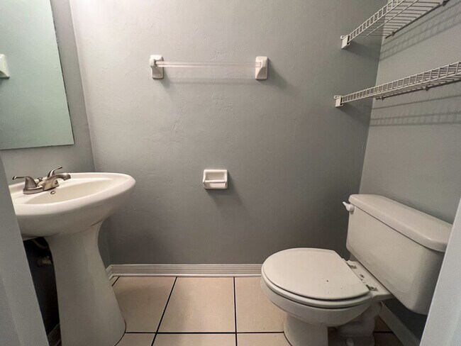 Building Photo - 3BR/2.5BA Townhouse in Monticello @ Mill P...