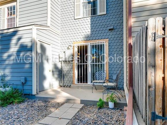 Foto principal - 1701 S Blackhawk Way