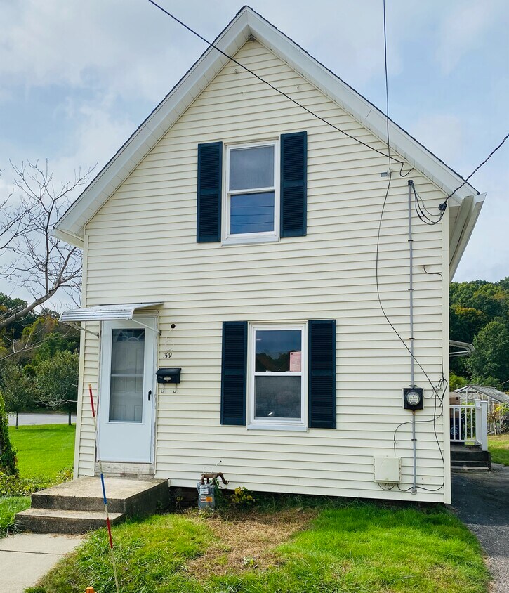 39 Brook St, Marlborough, MA 01752