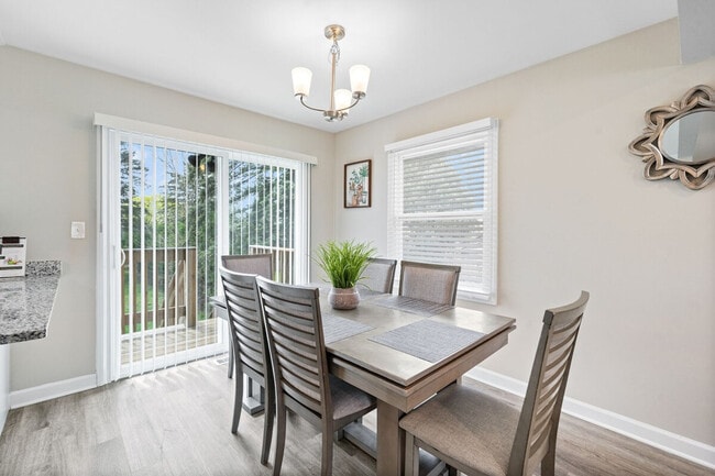 Building Photo - 804 Willow St