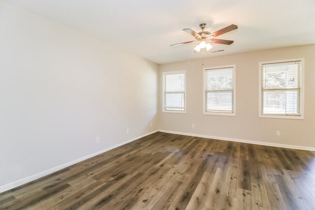 Building Photo - 3667 Shale Ln SE