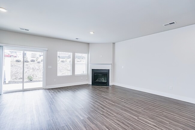 Building Photo - 138 Bromes Way