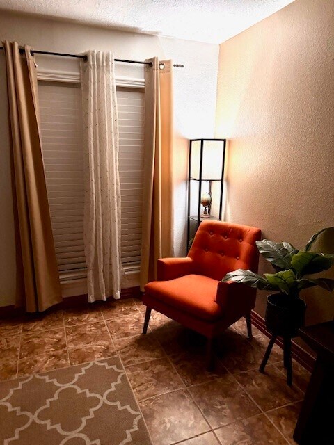 Foto del edificio - 8935 Dirby St