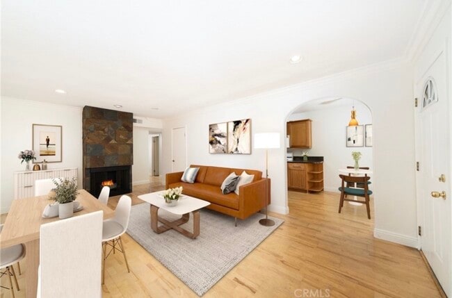 Building Photo - 25957 Via Pera