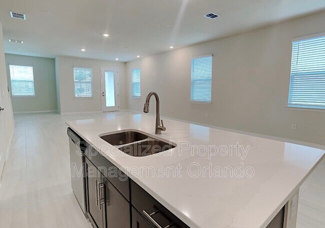 Building Photo - 5762 Wooden Pine Dr