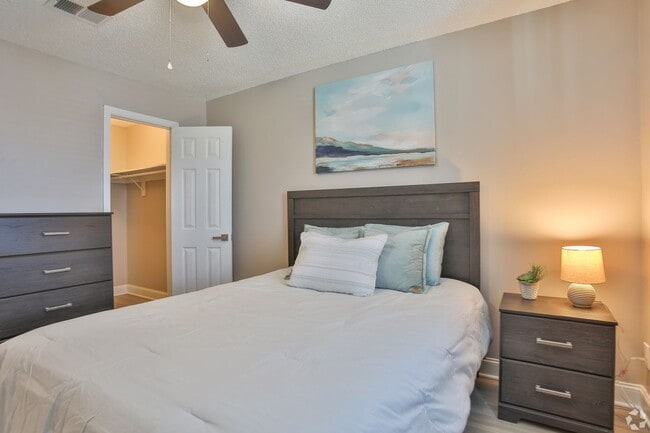 Interior Photo - The Downtowner Augusta