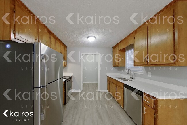 Building Photo - 320 Deerpark Drive