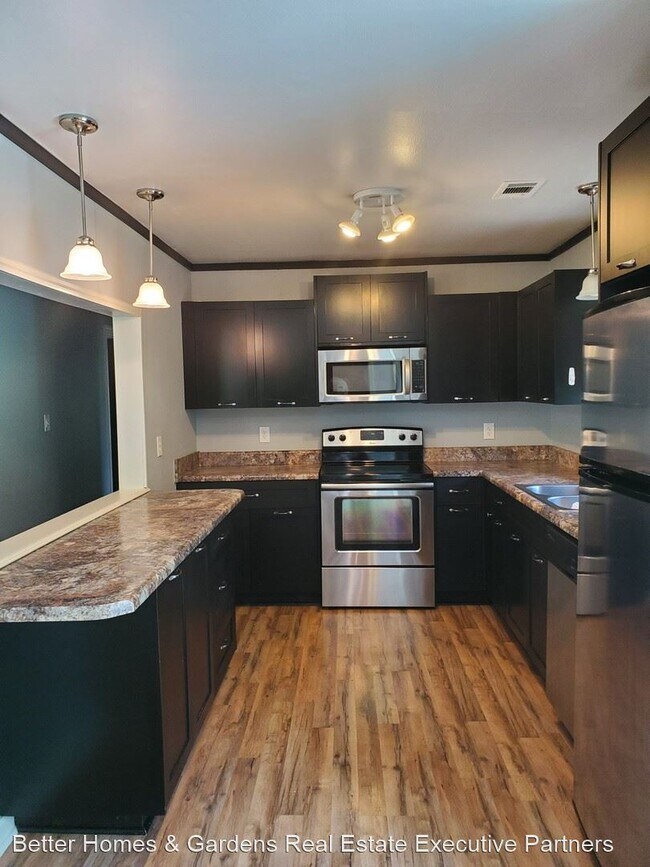 Foto del edificio - 3 br, 2 bath House - 651 Gibbs Road South