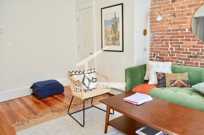 Foto del edificio - Renovated unit in lovely South End brownst...