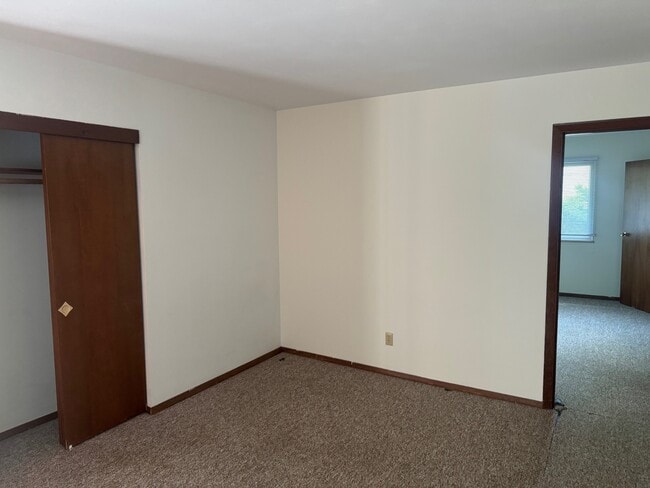 Building Photo - 709 S Randolph St