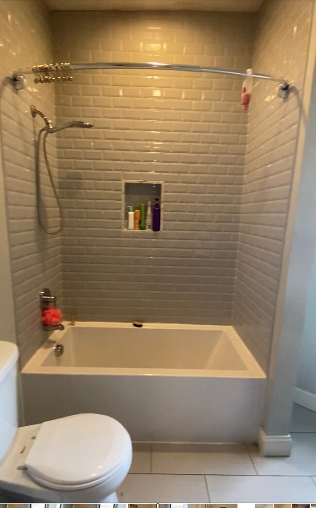 Interior Photo - 151-153 Meridian