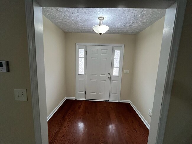 Building Photo - Beautiful Total Electric Home