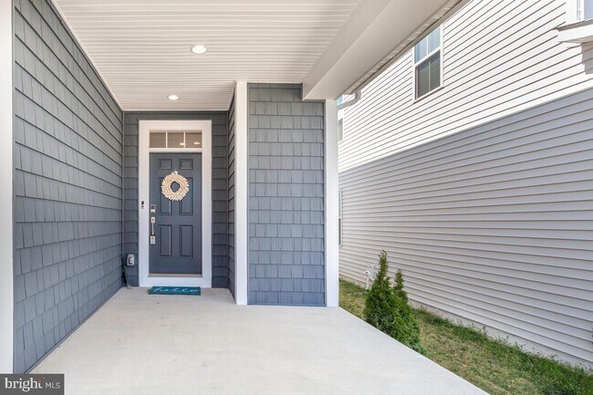 Building Photo - 1284 Spanish Oak Way