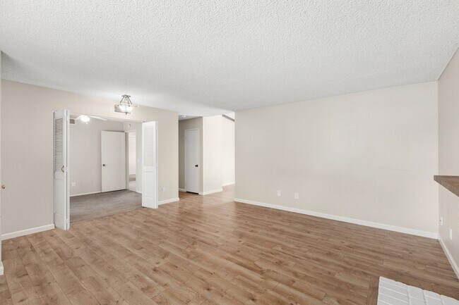 Building Photo - Single story house