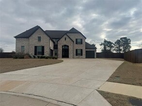 Building Photo - 2030 Cattle Dr