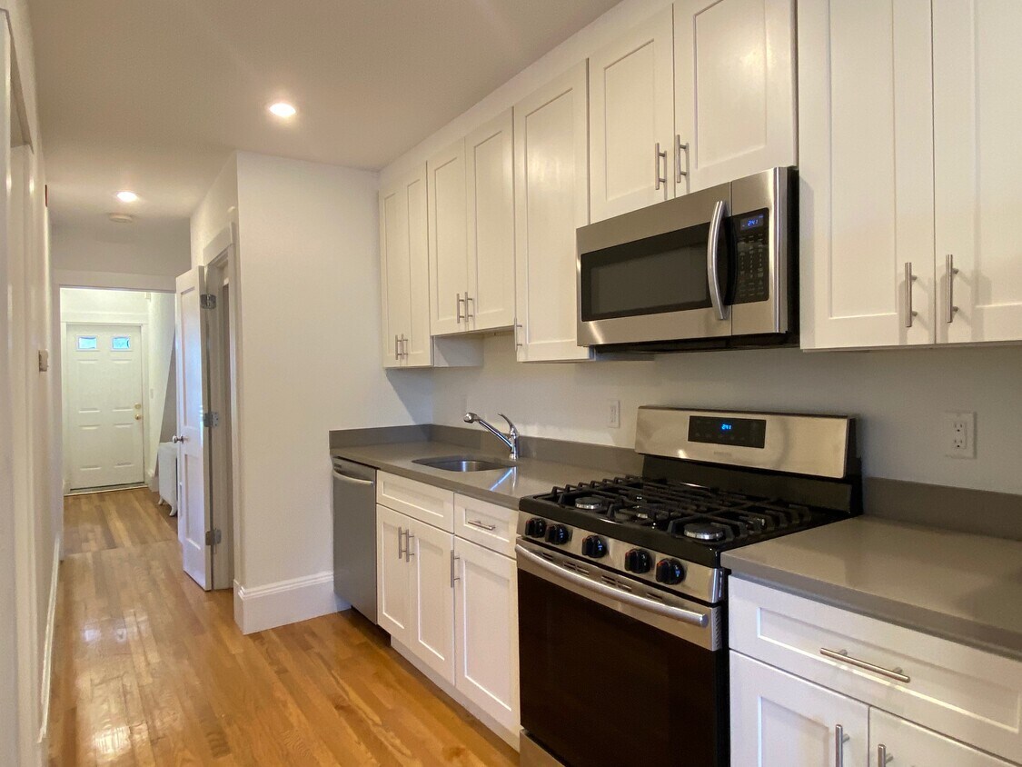 5 Walnut Ter Unit 1, Newton, MA 02460 Condo for Rent in Newton, MA