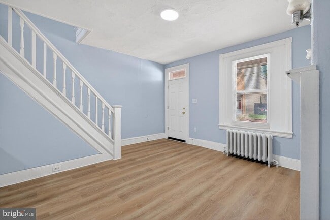 Foto del edificio - 136 Farson St