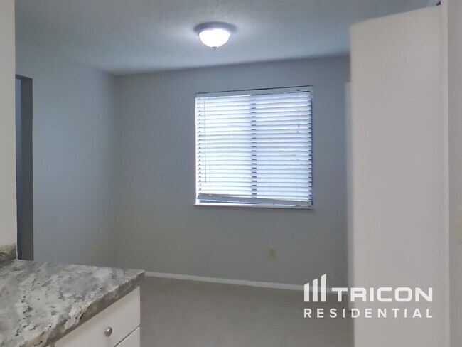 Building Photo - 8338 Knotts Landing Dr E