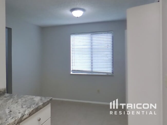 Foto del edificio - 8338 Knotts Landing Dr E