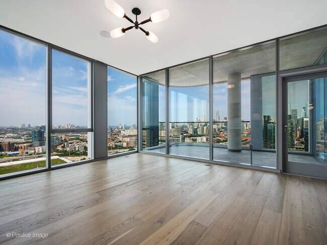 Foto del edificio - 1114 W Carroll Ave