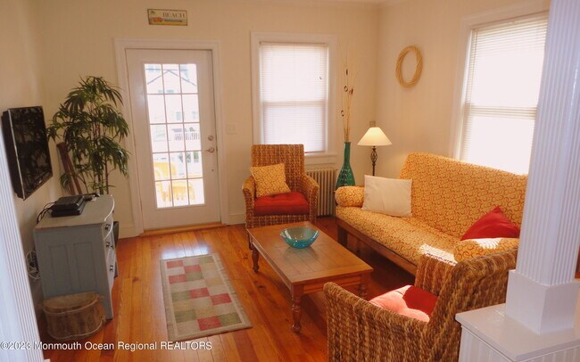 Building Photo - 828 Stenton Pl