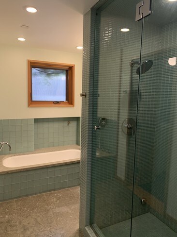 Foto del edificio - 345 Swall S Dr