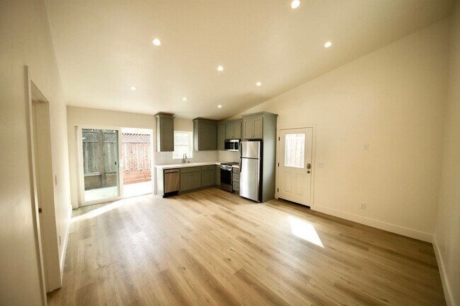 Foto del edificio - New Willow Glen Dream Back Cottage
