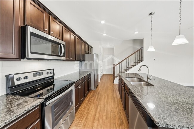 Building Photo - 165 Havenbrook Dr